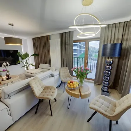 - Ceglana Park Apartment *