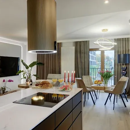 Daire Ceglana Park Premium -2 Luksusowe Sypialnie, Parking , 80m2