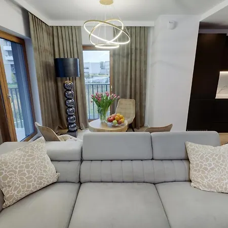 Ceglana Park Premium -2 Luksusowe Sypialnie, Parking , 80m2 Katoviçe