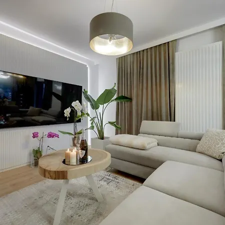 Ceglana Park Premium -2 Luksusowe Sypialnie, Parking , 80m2 Daire