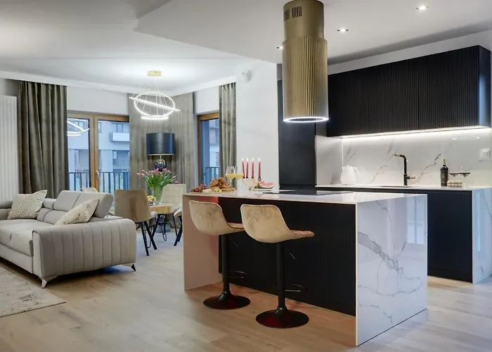 Ceglana Park Premium -2 Luksusowe Sypialnie, Parking , 80m2 Apartment